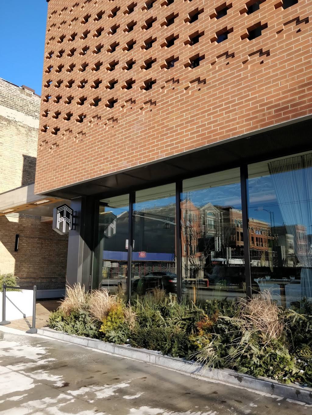 Tied House | restaurant | 3157 N Southport Ave, Chicago, IL 60657, USA | 7736974632 OR +1 773-697-4632