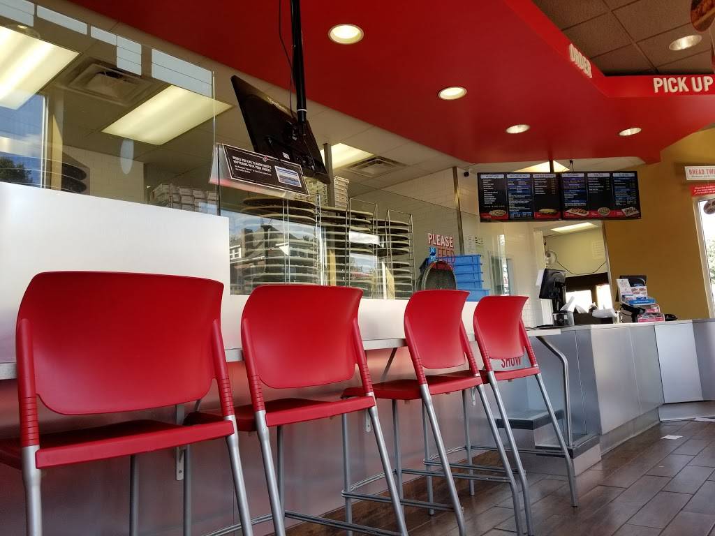 Dominos Pizza | meal delivery | 300 Pleasant St, Morgantown, WV 26501, USA | 3042963030 OR +1 304-296-3030