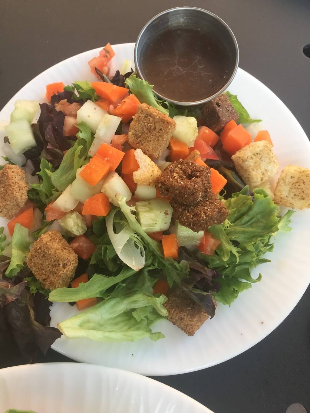 Board & Barrel | restaurant | 301 N Water St, Wilmington, NC 28401, USA | 9103436130 OR +1 910-343-6130