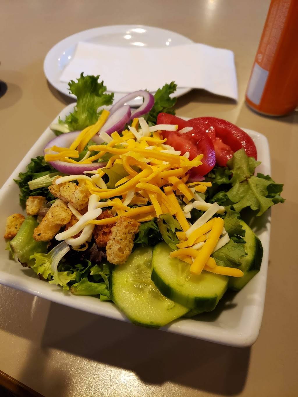 Vickers Lakeside Tavern | restaurant | 130 W Prairie St, Vicksburg, MI 49097, USA | 2694755790 OR +1 269-475-5790