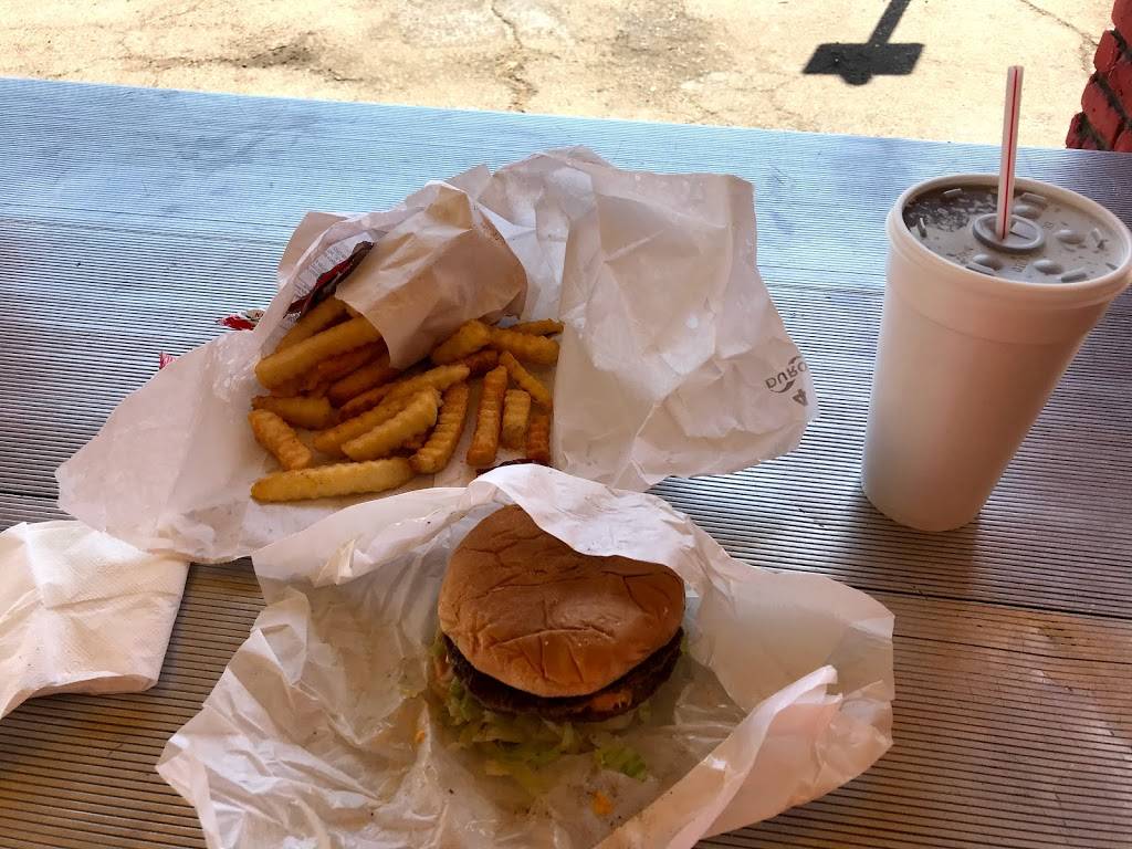 Buckos Jolly Kone Drive In | restaurant | 924 34th St, Bakersfield, CA 93301, USA | 6613221731 OR +1 661-322-1731