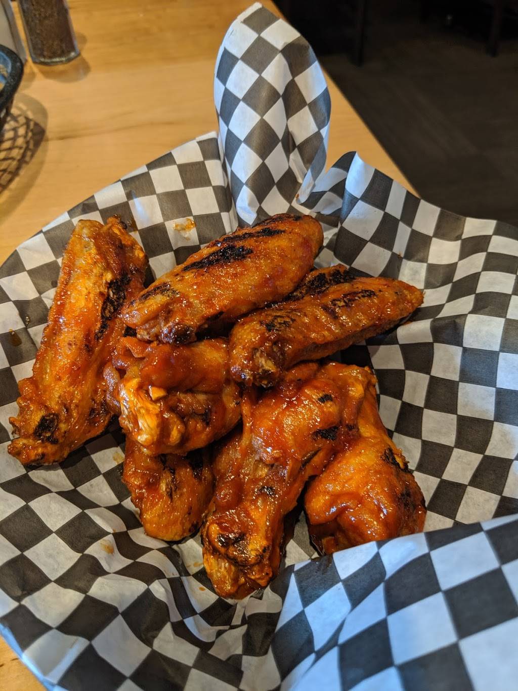 Freds Bar & Grill | restaurant | 636 Bloor St, Mississauga, ON L5A 1Z8, Canada | 9052790097 OR +1 905-279-0097