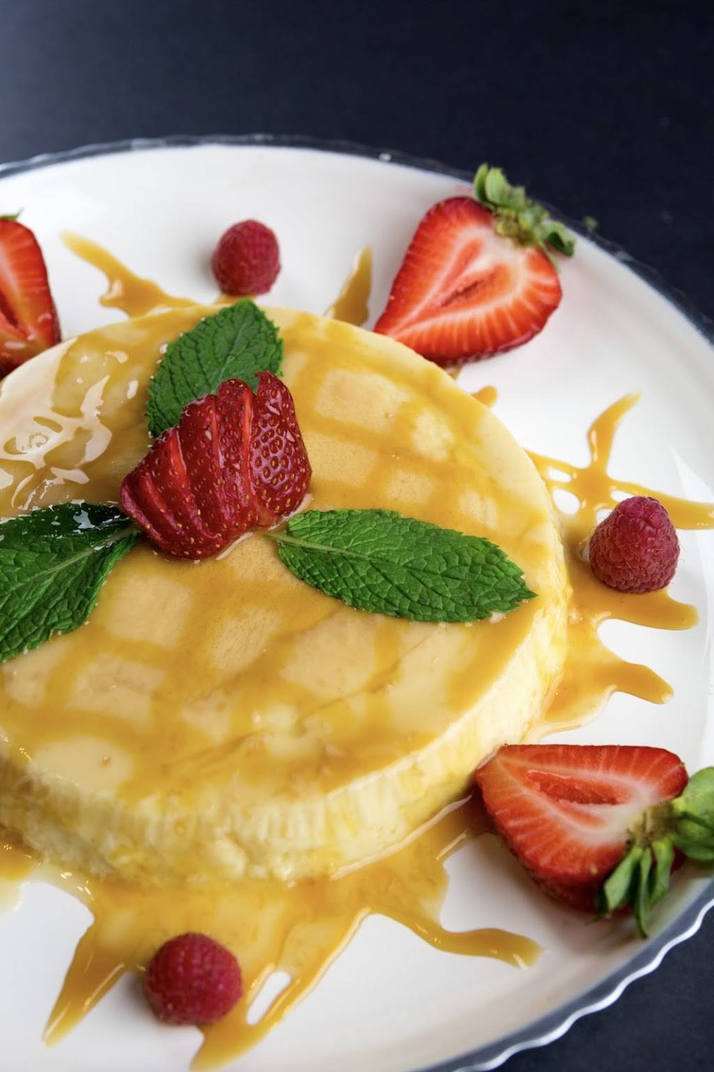 Zoe’s Patio | restaurant | 5518 S Archer Ave, Chicago, IL 60638, USA | 7732840400 OR +1 773-284-0400