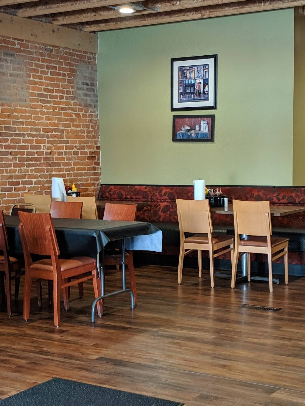 Burgers -N- BBQ Grill | restaurant | 1204 Whitewater Ave, St Charles, MN 55972, USA | 5079328607 OR +1 507-932-8607