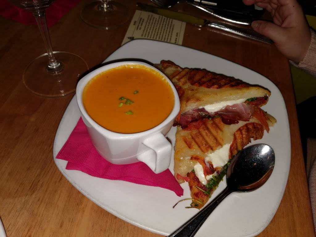 Screwtop Wine Bar | restaurant | 1025 N Fillmore St, Arlington, VA 22201, USA | 7038880845 OR +1 703-888-0845