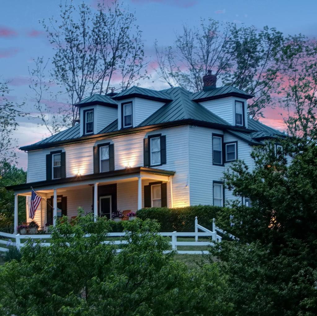 Nellysford Country Inn | restaurant | 3100 Berry Hill Rd, Nellysford, VA 22958, USA | 4343611459 OR +1 434-361-1459