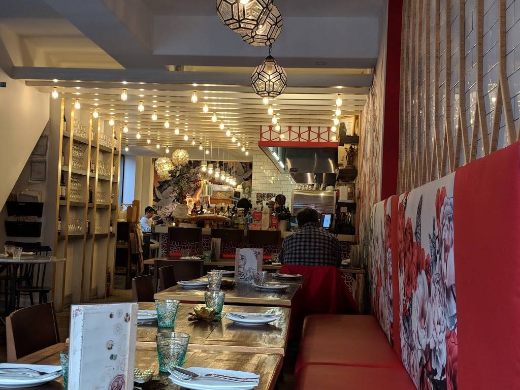 Dee - Thai Cuisine | restaurant | 2013 Yonge St, Toronto, ON M4S 1Z8, Canada | 6474544629 OR +1 647-454-4629