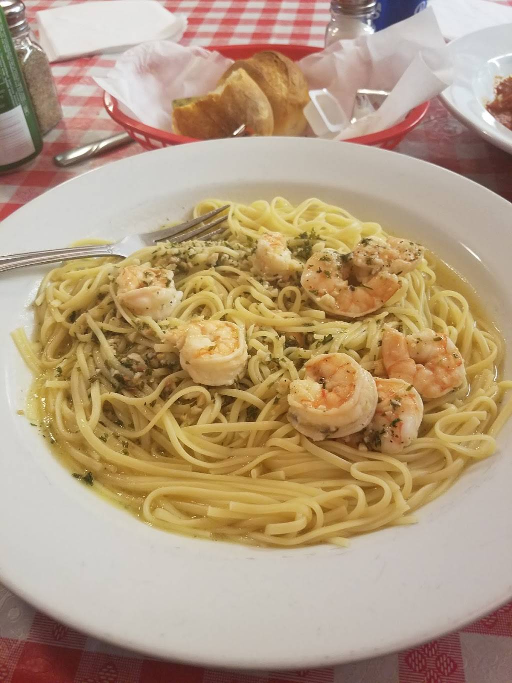 Victors Italian Restaurant | restaurant | 560 Lincoln Ave, Saugus, MA 01906, USA | 7812310532 OR +1 781-231-0532