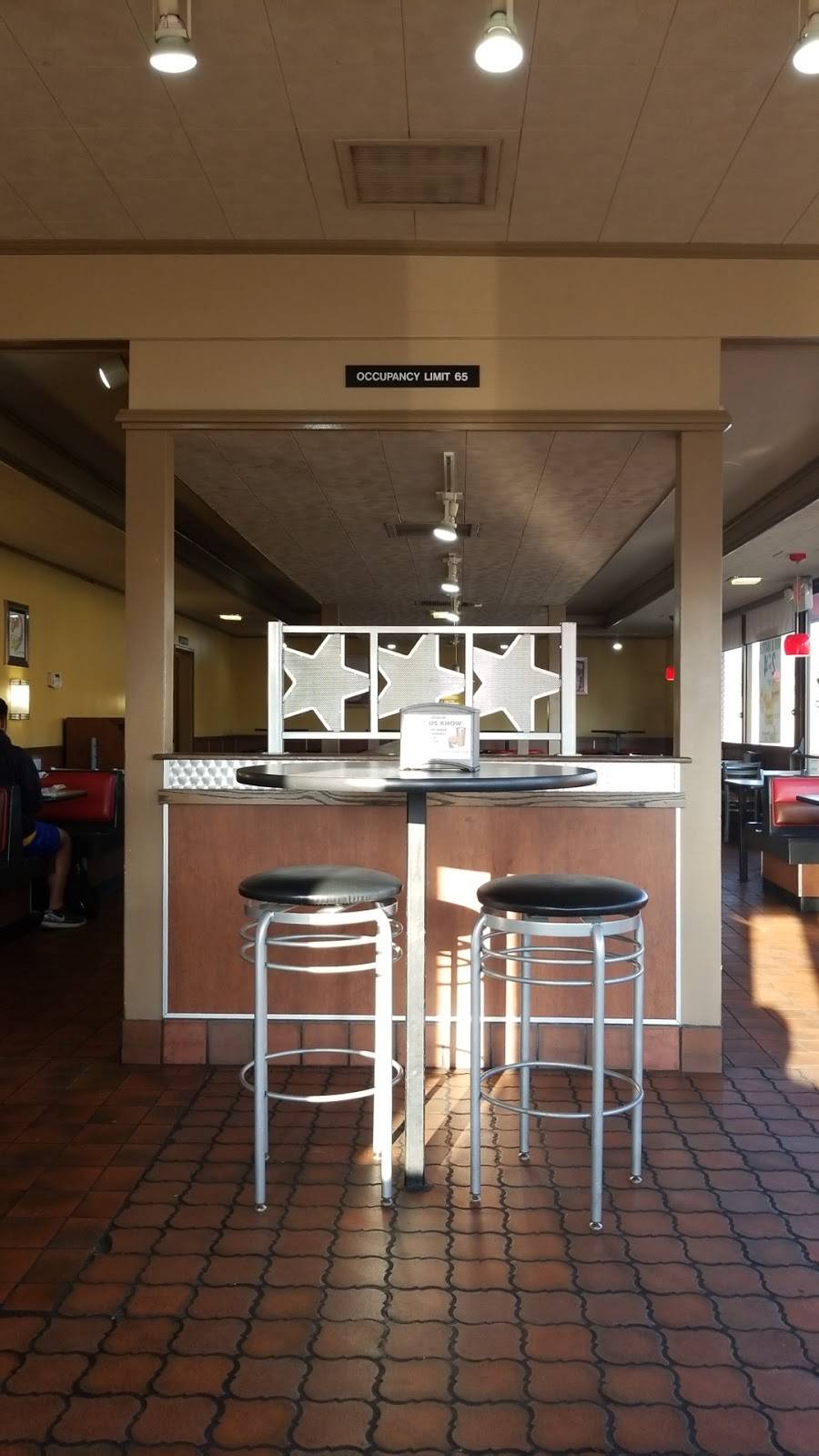 Carls Jr. | meal takeaway | 21532 Brookhurst St, Huntington Beach, CA 92646, USA | 7149688433 OR +1 714-968-8433