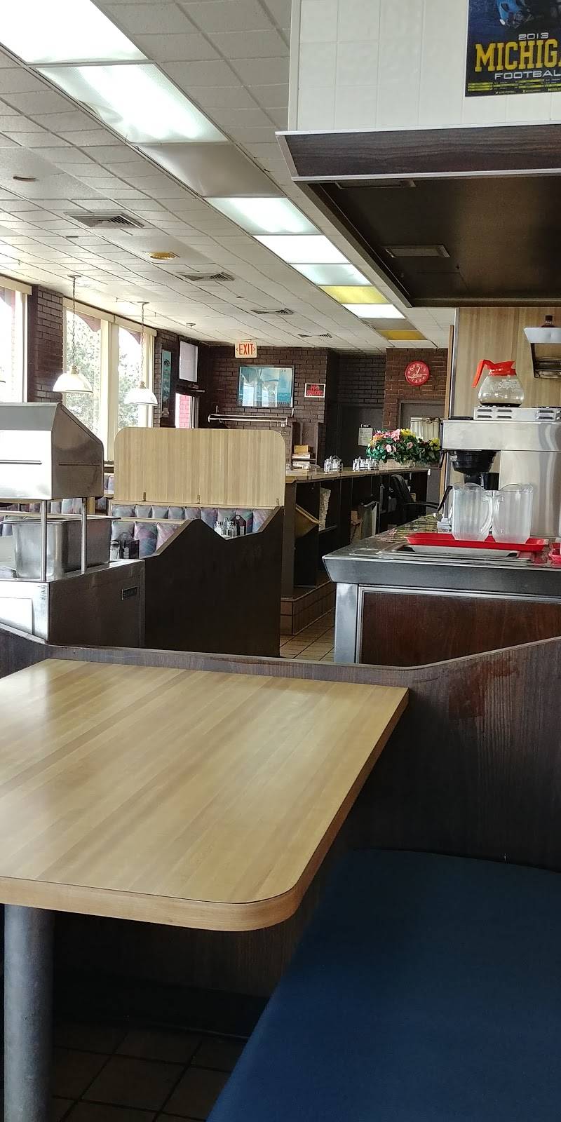 Robertos Family Restaurant | restaurant | 27701 Orchard Lake Rd, Farmington Hills, MI 48334, USA | 2488481348 OR +1 248-848-1348