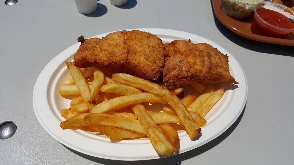 Baxters Boathouse | restaurant | 177 Pleasant St, Hyannis, MA 02601, USA | 5087754490 OR +1 508-775-4490