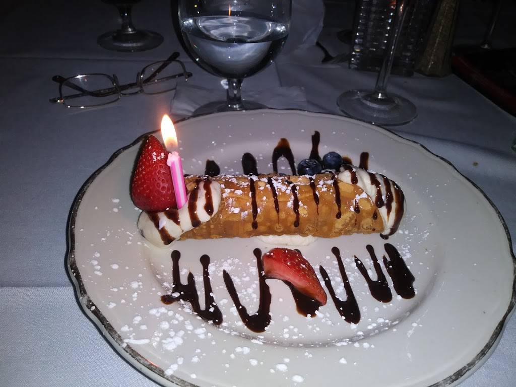 Italian American Club Restaurant | restaurant | 2333 E Sahara Ave, Las Vegas, NV 89104, USA | 7024573866 OR +1 702-457-3866