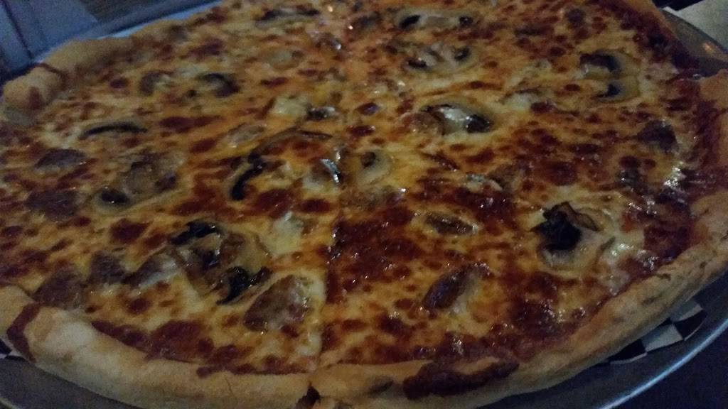 Della Roses Local Tavern | restaurant | 1204 Agora Dr, Bel Air, MD 21014, USA | 4104209200 OR +1 410-420-9200