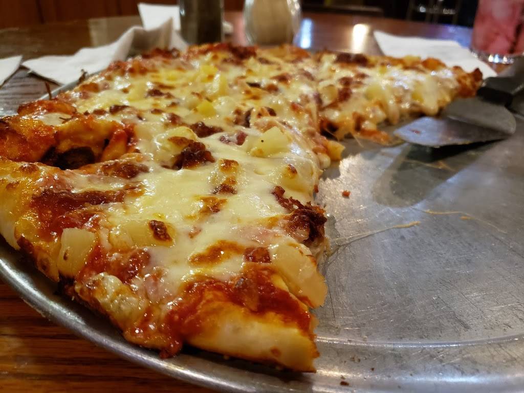 Maple Leaf Inn | restaurant | 188 S Main St, Vermontville, MI 49096, USA | 5177260098 OR +1 517-726-0098