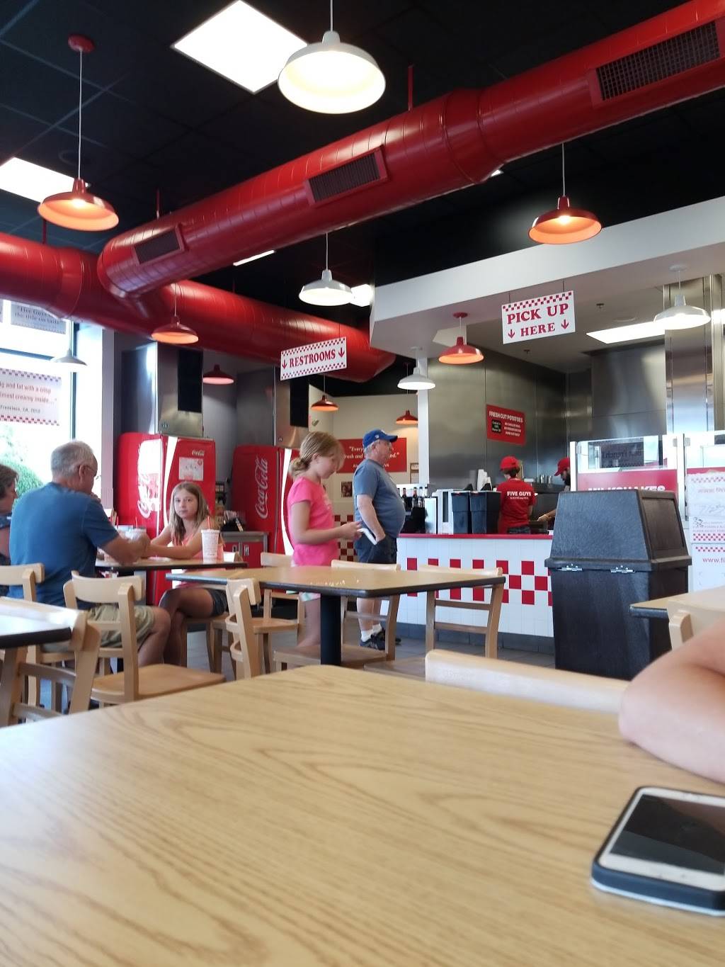 Five Guys | meal takeaway | 600 Kingstown Rd, Wakefield, RI 02879, USA | 4012842395 OR +1 401-284-2395