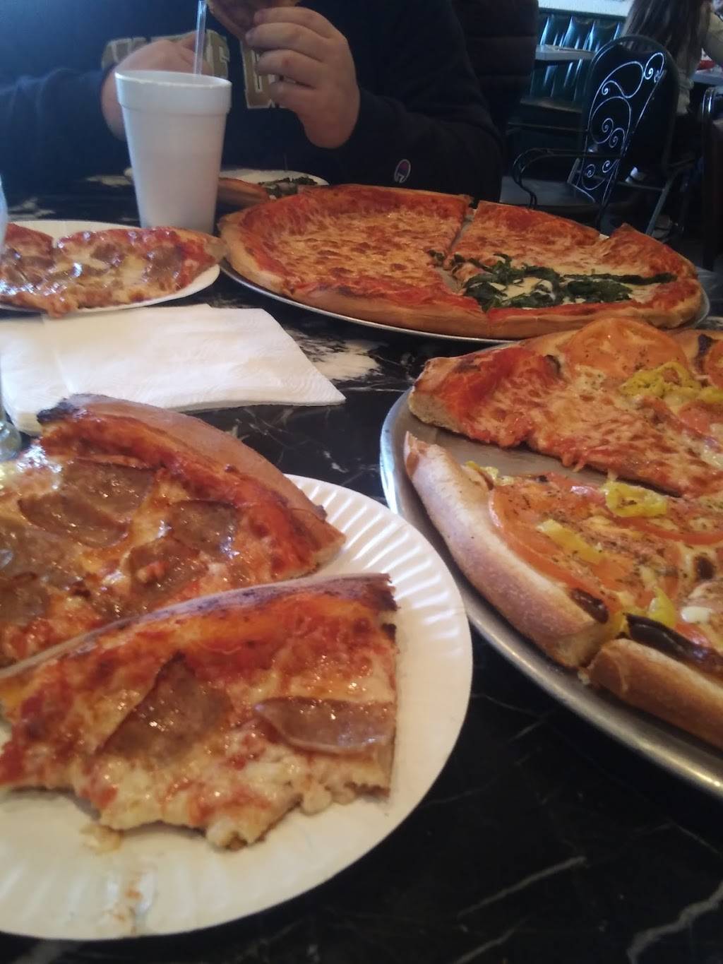 Celebres Pizzeria | restaurant | 1536 Packer Ave, Philadelphia, PA 19145, USA | 2154673255 OR +1 215-467-3255