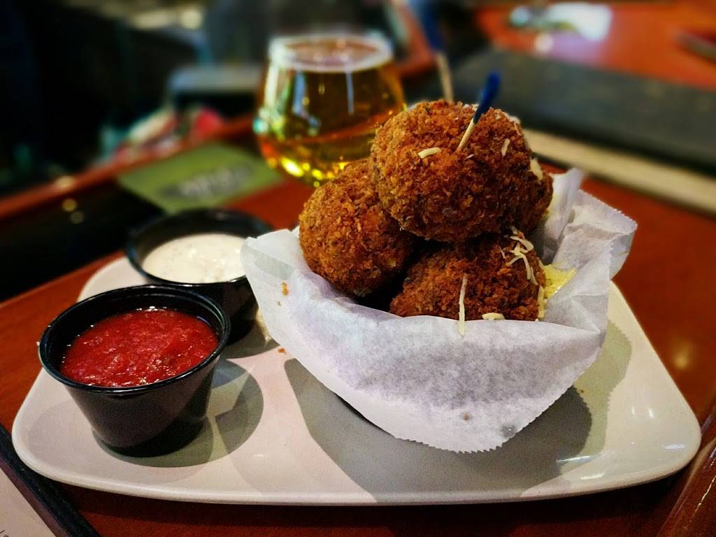 World of Beer | restaurant | 4300 Wilson Blvd #130, Arlington, VA 22203, USA | 7035760395 OR +1 703-576-0395