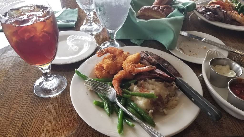 Walden Yacht Club | restaurant | 13101 Melville Dr, Montgomery, TX 77356, USA | 9365824222 OR +1 936-582-4222