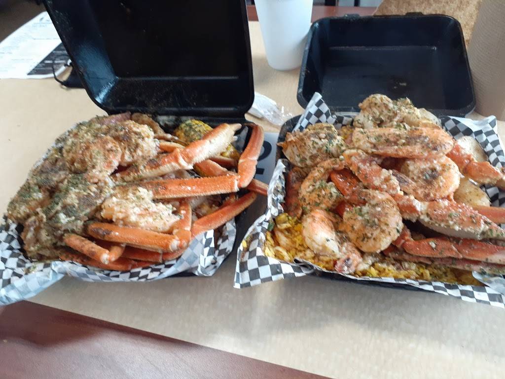 Qs Crackin Crab & Seafood Kitchen | restaurant | 5240 N Atlantic Ave, Cocoa Beach, FL 32931, USA | 3216134044 OR +1 321-613-4044