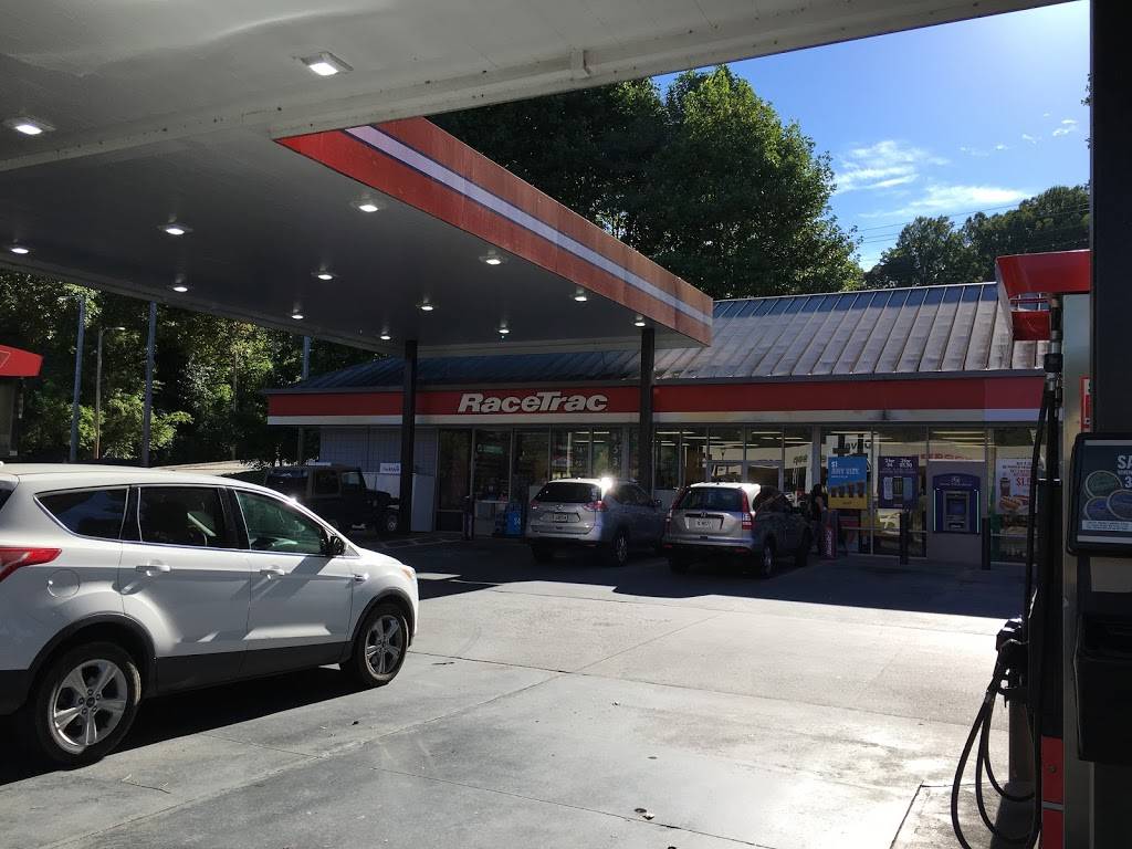 RaceTrac | bakery | 401 US-441, Clayton, GA 30525, USA | 7067827926 OR +1 706-782-7926