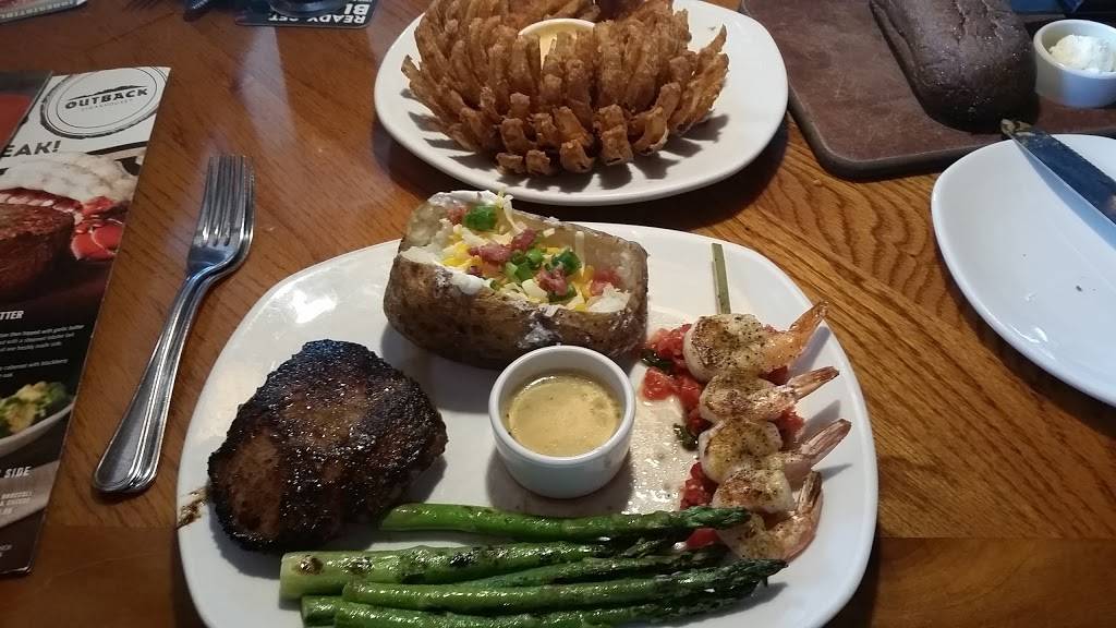 Outback Steakhouse | restaurant | 2102 Texas Avenue South, College Station, TX 77840, USA | 9797644329 OR +1 979-764-4329