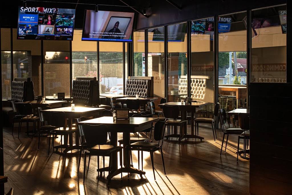 McCrays Tavern East Cobb | restaurant | 4880 Lower Roswell Rd Suite 850, Marietta, GA 30068, USA | 4048003553 OR +1 404-800-3553