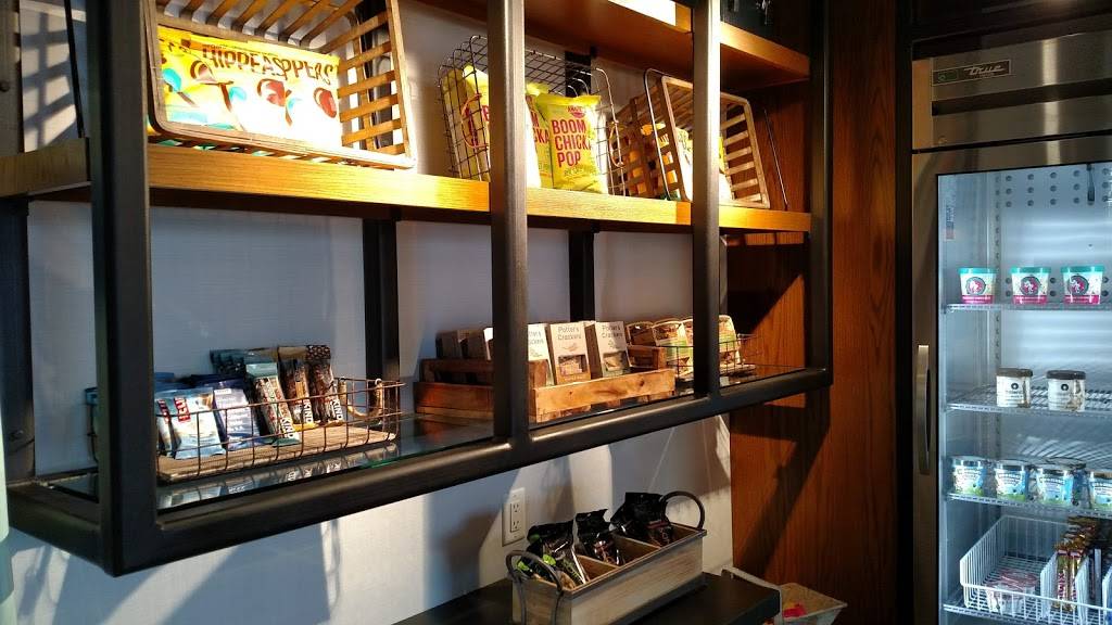 Palette Bar and Grill | restaurant | 901 E Washington Ave, Madison, WI 53703, USA | 6084558520 OR +1 608-455-8520