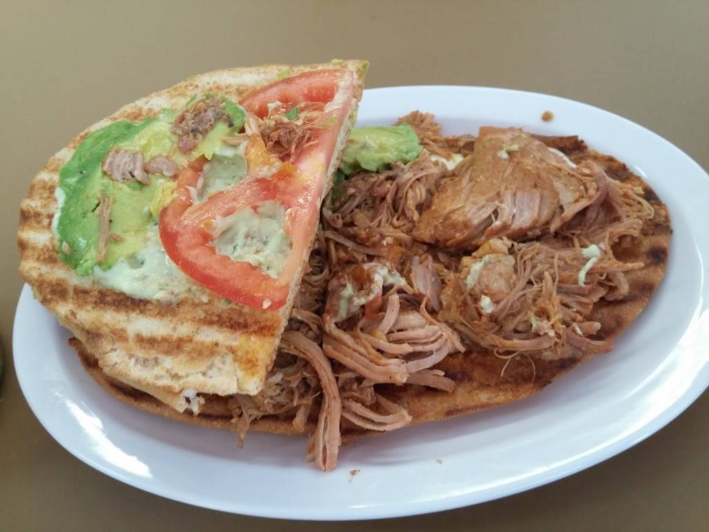 Tortas Sinaloa | restaurant | 1520 W 6th St #108, Corona, CA 92882, USA | 9513720777 OR +1 951-372-0777