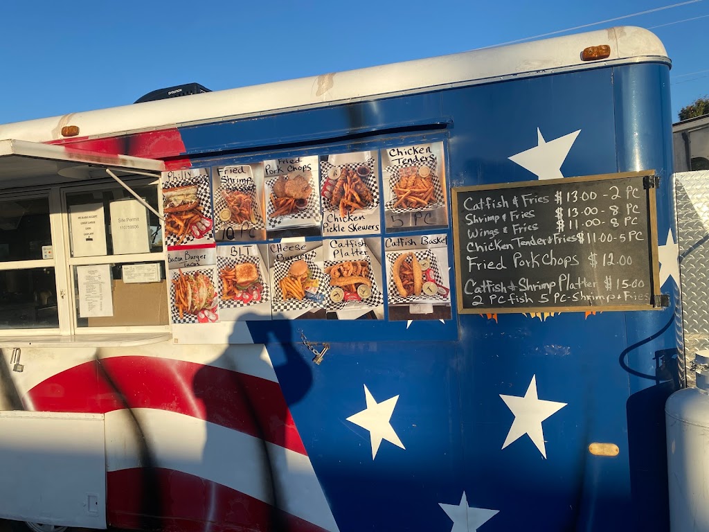 Cordell’s Wingz and Thangz | restaurant | 6801 N Meridian Ave, Oklahoma City, OK 73116, USA | 4057409798 OR +1 405-740-9798