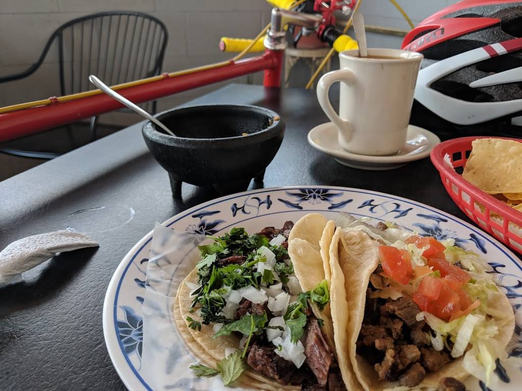 El Gallo de Jalisco | restaurant | 3220 White Oak Dr, Houston, TX 77007, USA | 7138639101 OR +1 713-863-9101