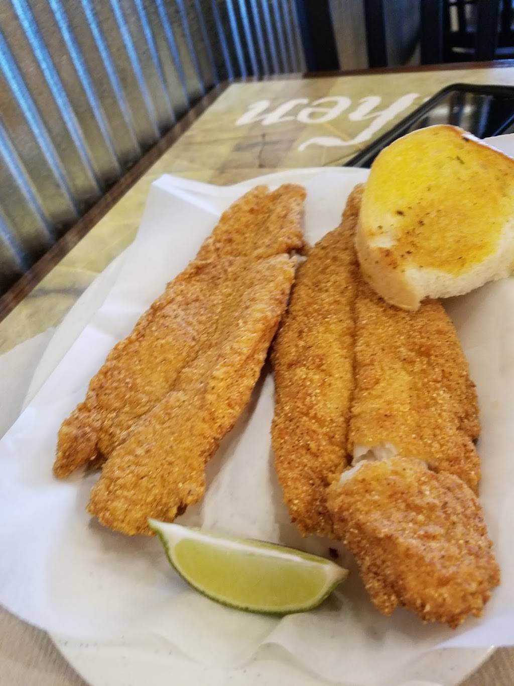 7Spice Cajun Seafood | restaurant | 10255 North Fwy, Houston, TX 77037, USA | 2814477742 OR +1 281-447-7742