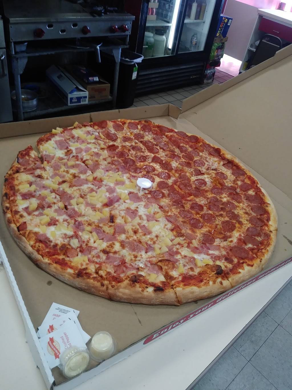 Rosa Giant Pizza | restaurant | 1680 Broadway G, Chula Vista, CA 91911, USA | 6195750519 OR +1 619-575-0519