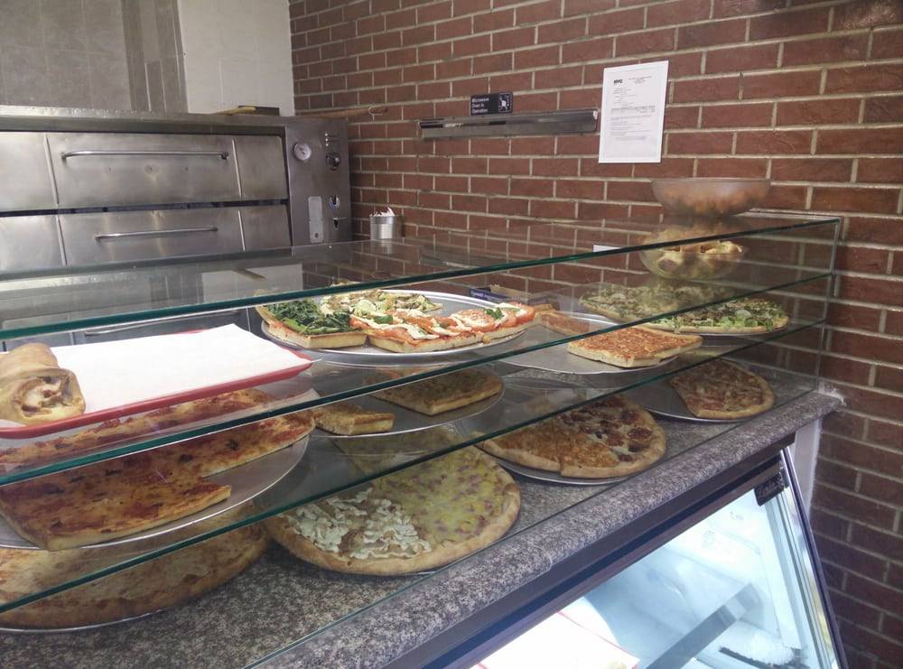 Rob & Tonys Pizzeria | restaurant | 66-35 Grand Ave, Maspeth, NY 11378, USA | 7185050355 OR +1 718-505-0355