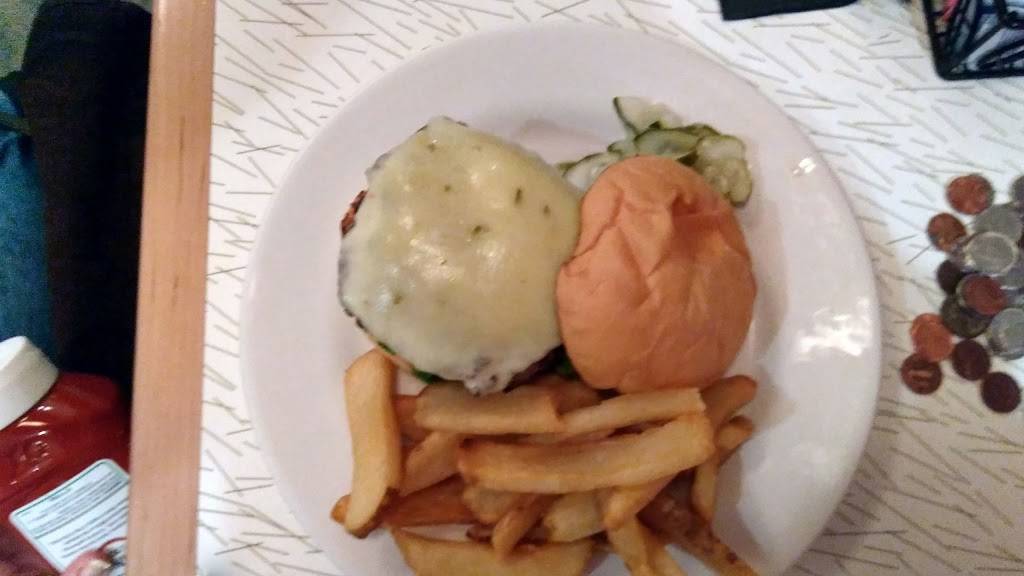 Smoke ‘N Fire | restaurant | 11177 E Michigan Ave, Battle Creek, MI 49014, USA | 8773528777 OR +1 877-352-8777