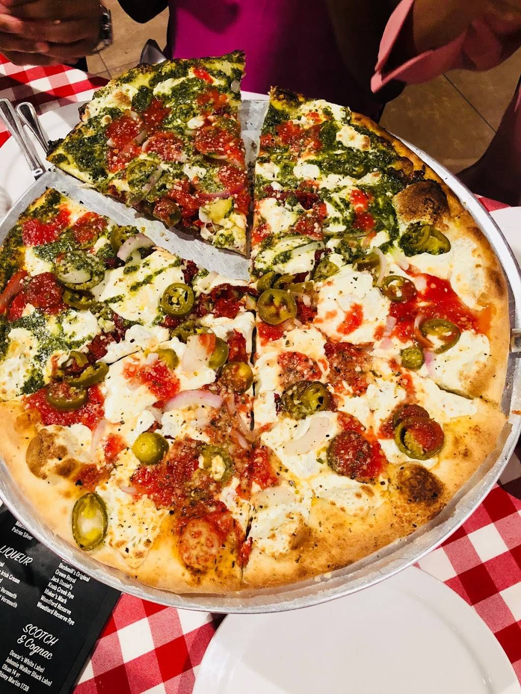 Grimaldis Pizzeria | restaurant | 310 West Las Colinas Boulevard #100, Irving, TX 75039, USA | 2144960337 OR +1 214-496-0337