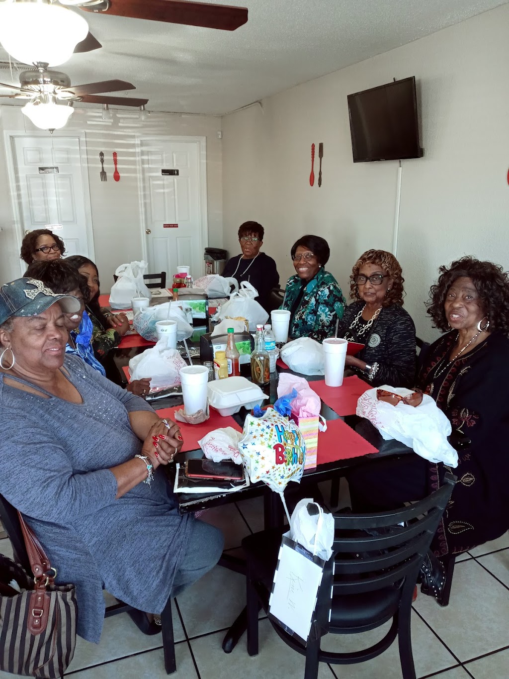 Cottons Kitchen | restaurant | 305 Pine St, Leesburg, FL 34748, USA | 3524600674 OR +1 352-460-0674