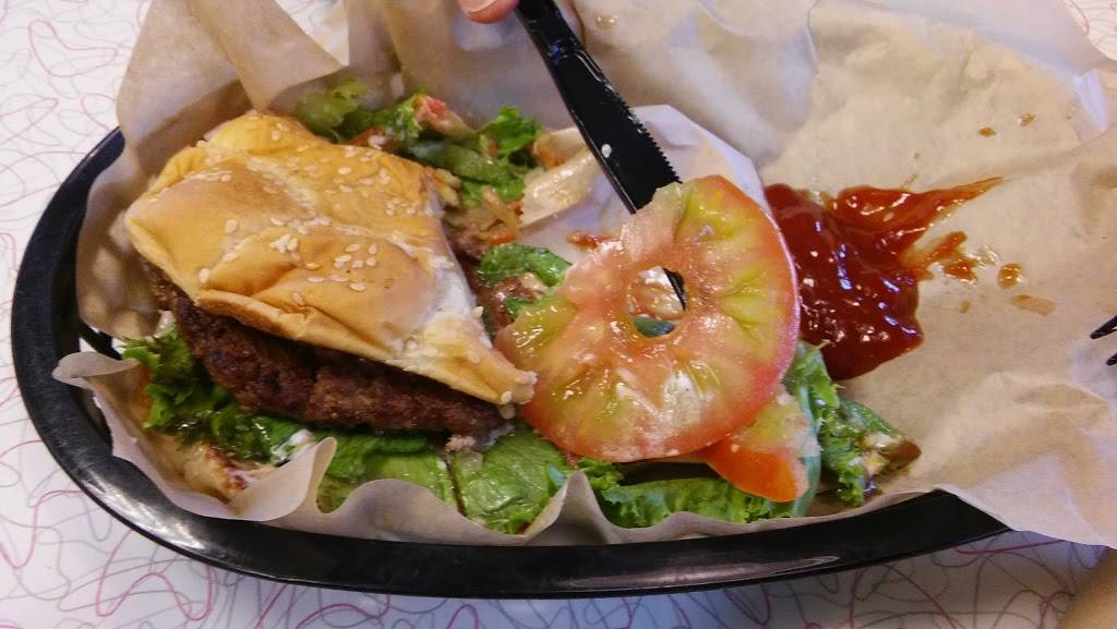 Burgerville | meal takeaway | 8671 N Ivanhoe St, Portland, OR 97203, USA | 5032868600 OR +1 503-286-8600