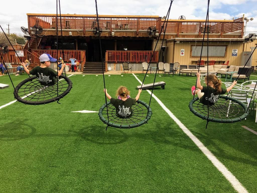 Backyard on Broadway | restaurant | 2411 Broadway St, San Antonio, TX 78215, USA | 2109512607 OR +1 210-951-2607