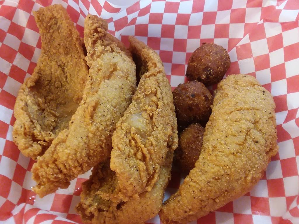 Sharks Seafood | restaurant | 3099 Breckenridge Ln Suite 101, Louisville, KY 40220, USA | 5024505775 OR +1 502-450-5775