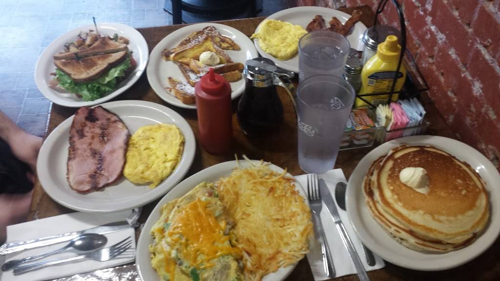 Breakfast & Burgers | restaurant | 286 Main St, Independence, OR 97351, USA | 5038389907 OR +1 503-838-9907