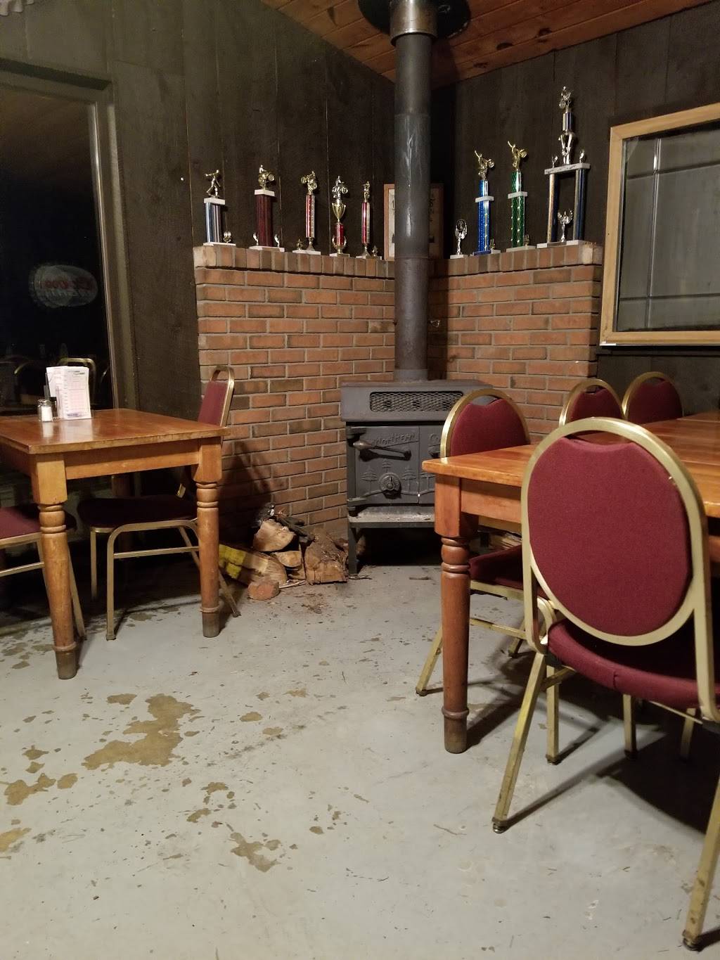 MJ Tuckers Pizza & Pub | restaurant | 61 S Main St, Sandisfield, MA 01255, USA | 4132584040 OR +1 413-258-4040