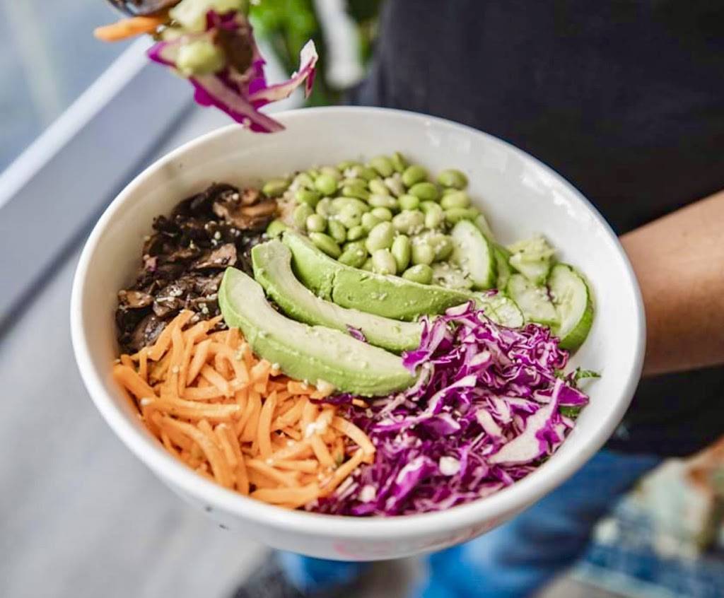 Freshii | restaurant | 2709 University Dr, Auburn Hills, MI 48326, USA | 2489757891 OR +1 248-975-7891