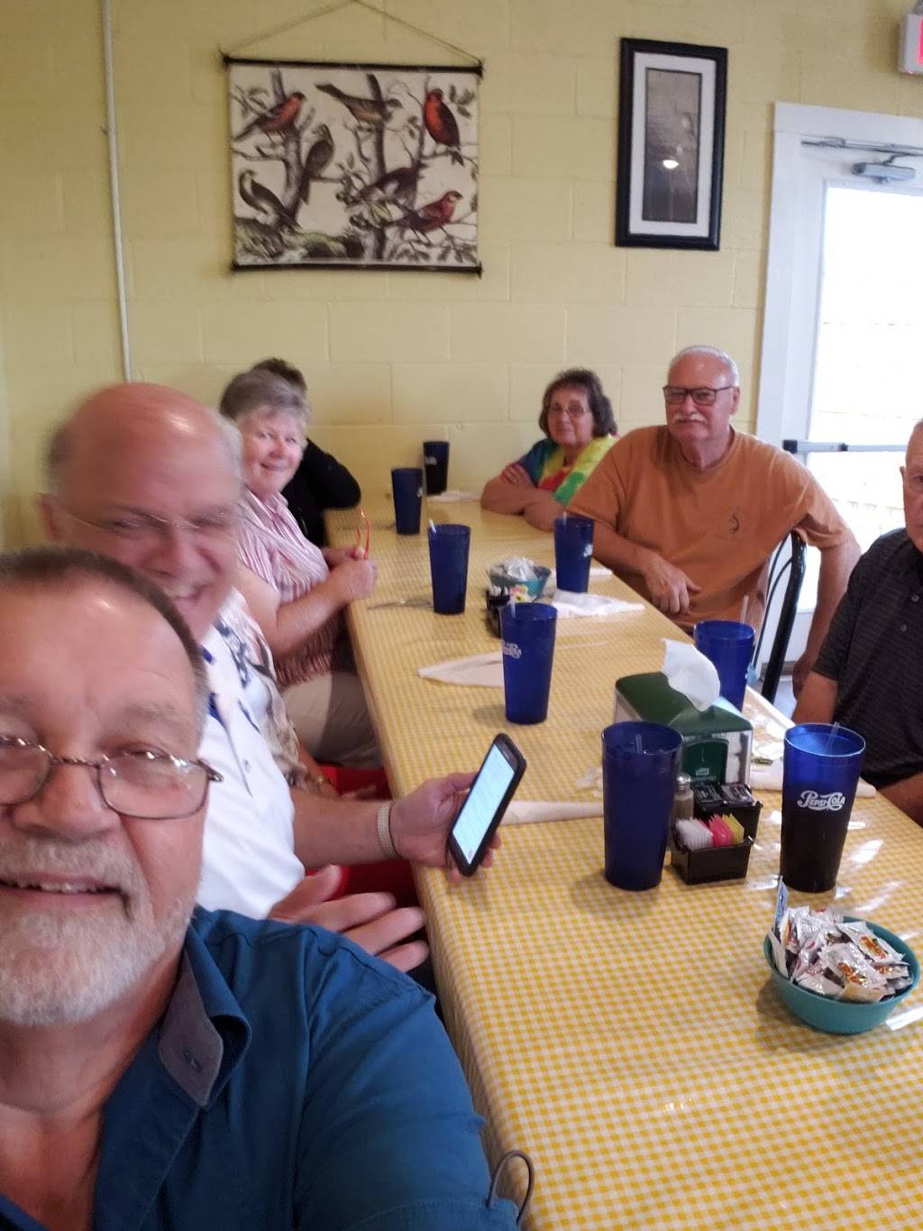 Plow Point Restaurant | restaurant | 11980 Greenville Rd, Hopkinsville, KY 42240, USA | 2702692478 OR +1 270-269-2478