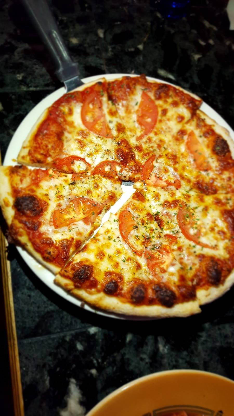 Sams Pizzeria & Cantina | meal delivery | 2215 Wyandotte St W, Windsor, ON N9B 1K2, Canada | 5192569011 OR +1 519-256-9011