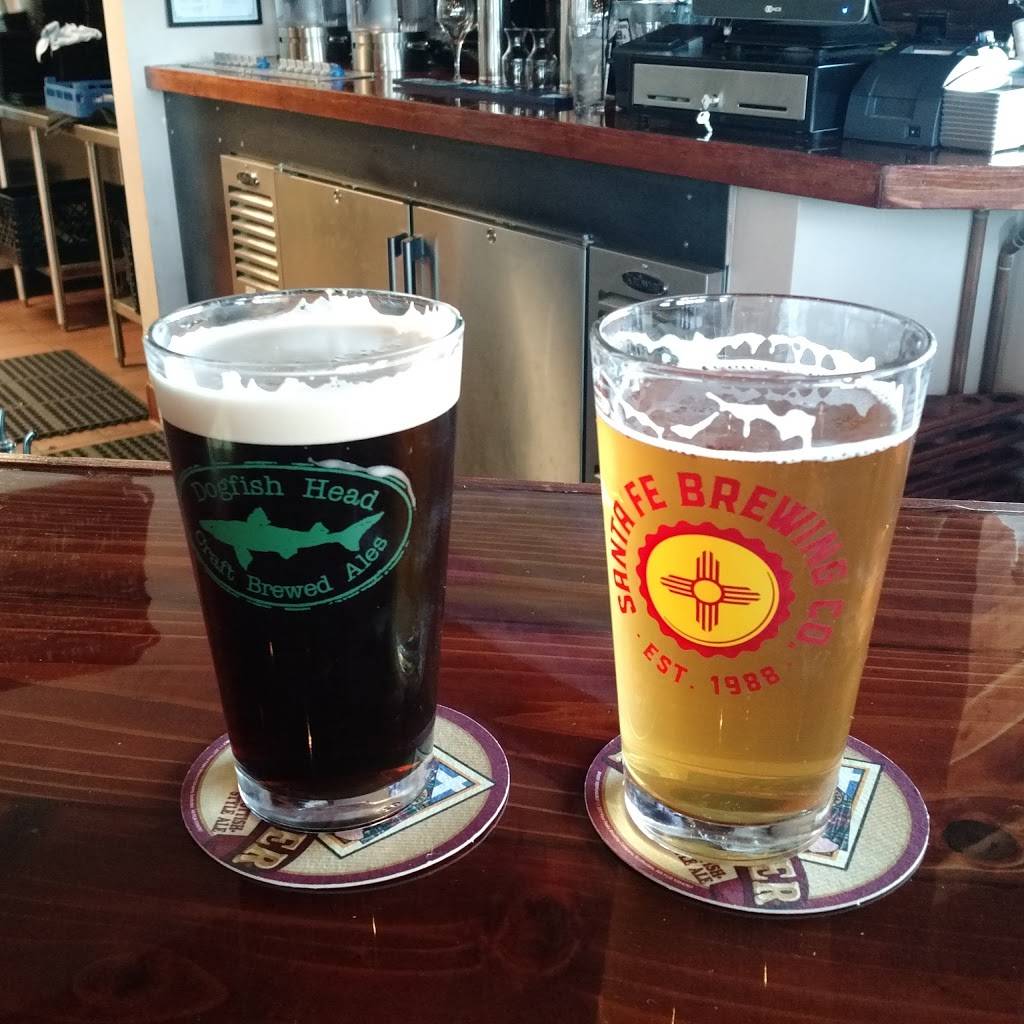 Growlers Taphouse | restaurant | 8275 N Silverbell Rd, Tucson, AZ 85743, USA | 5203898232 OR +1 520-389-8232