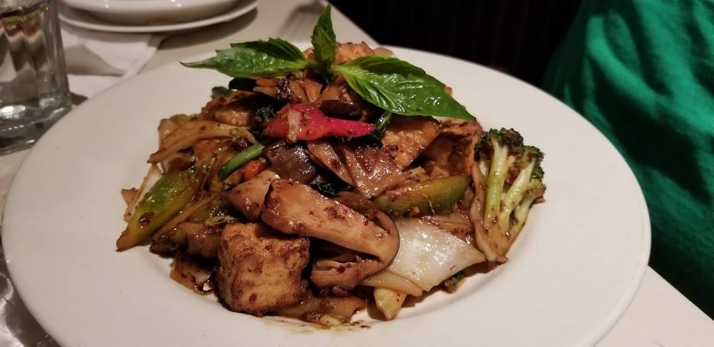Ban Thai | restaurant | 2936 Niles Ave, St Joseph, MI 49085, USA | 2699832989 OR +1 269-983-2989