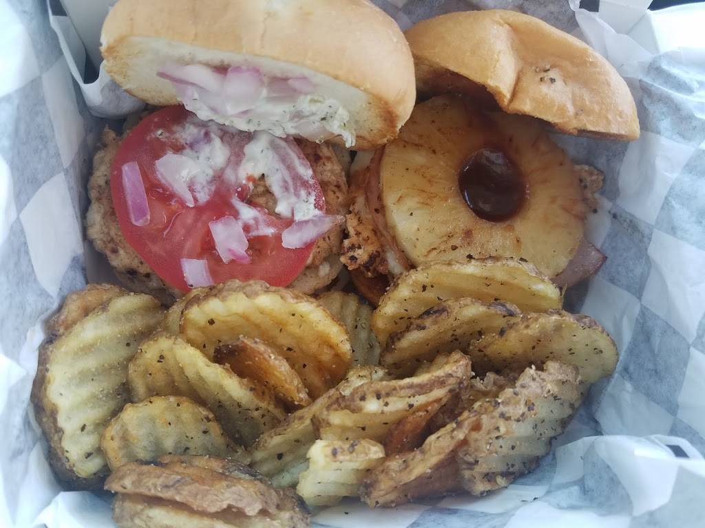 Bravo Sliders-N-Bites | restaurant | 1402 E Iron Ave, Salina, KS 67401, USA | 7855152121 OR +1 785-515-2121