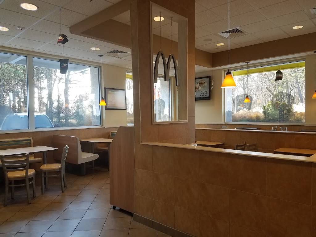 McDonalds | cafe | 843 Fischer Blvd, Toms River, NJ 08753, USA | 7322708400 OR +1 732-270-8400