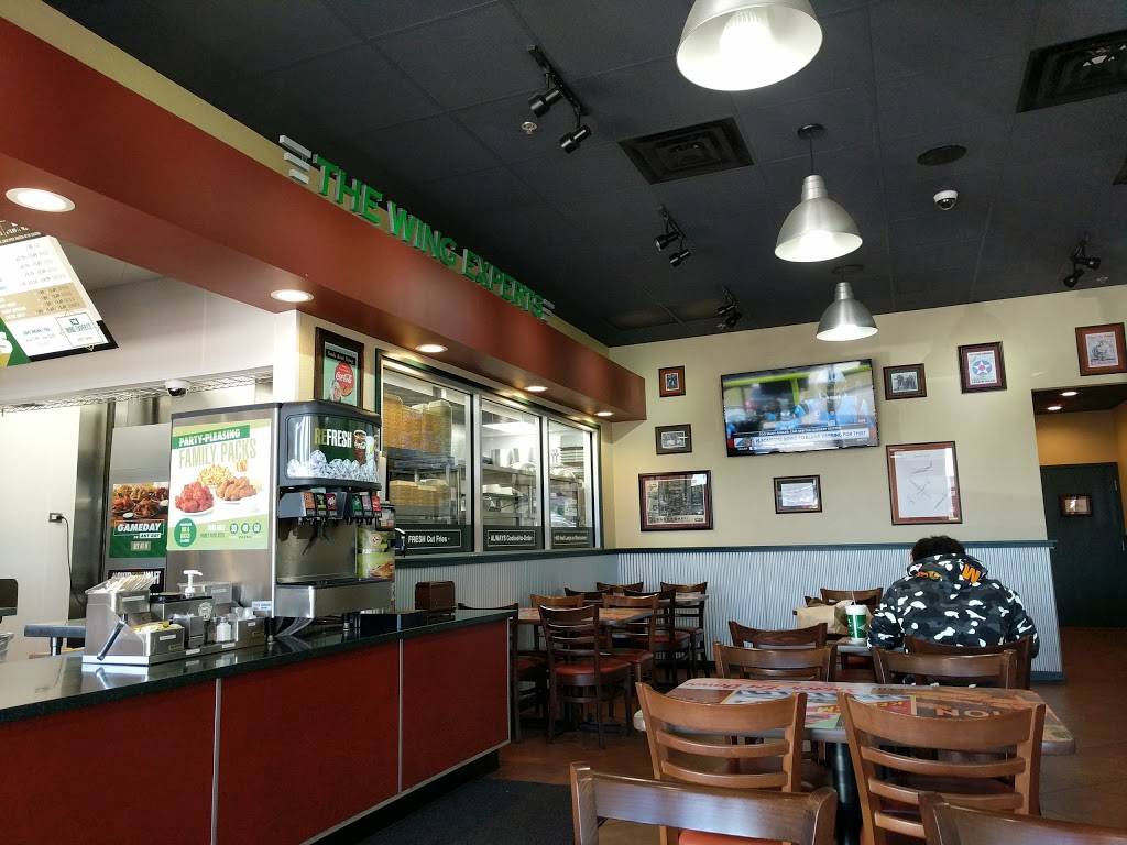 Wingstop | meal takeaway | 8484 W Golf Rd, Niles, IL 60714, USA | 8479669464 OR +1 847-966-9464