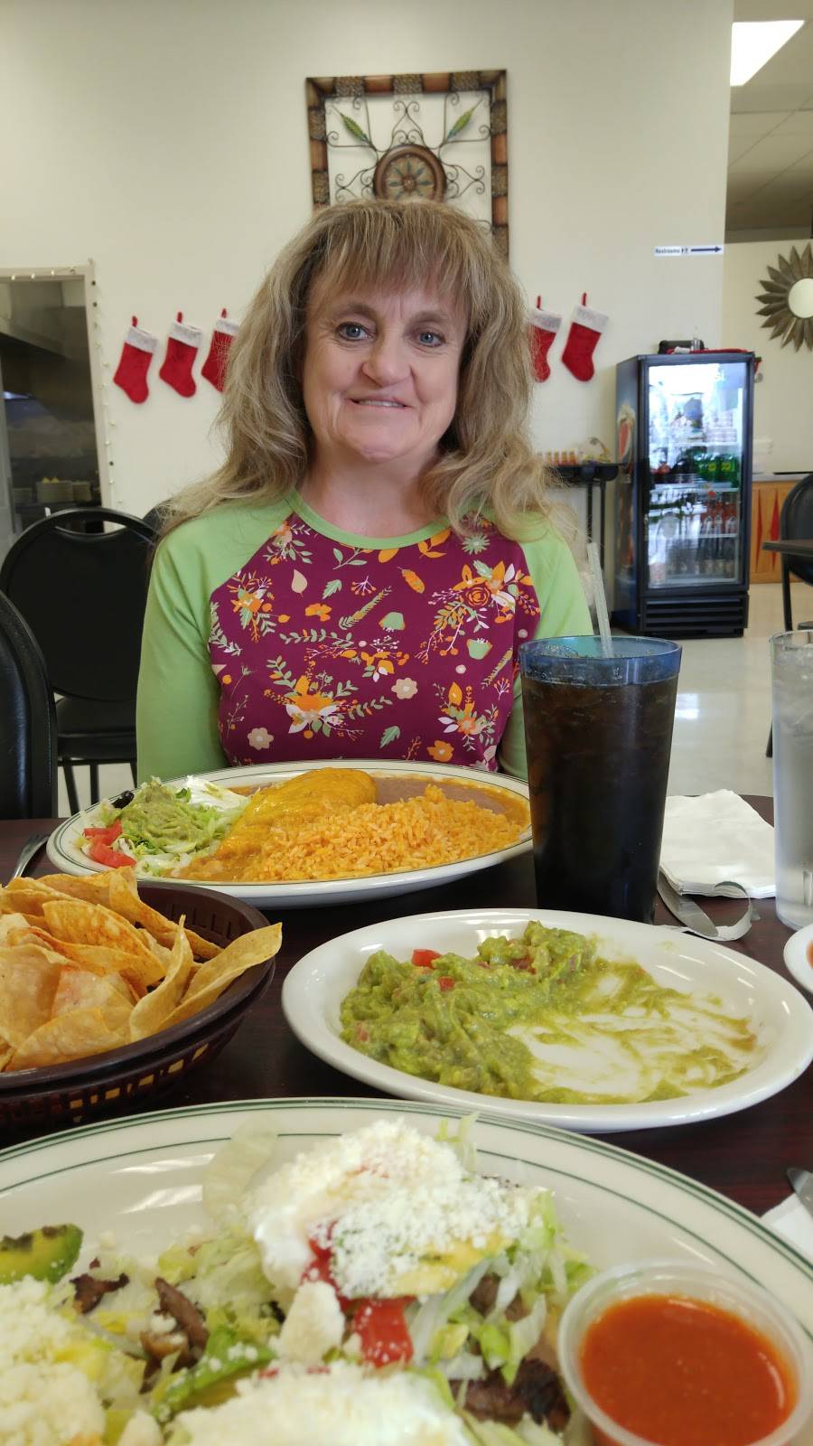 El Green Burrito | restaurant | 162 N Main St, Tooele, UT 84074, USA | 4358825031 OR +1 435-882-5031